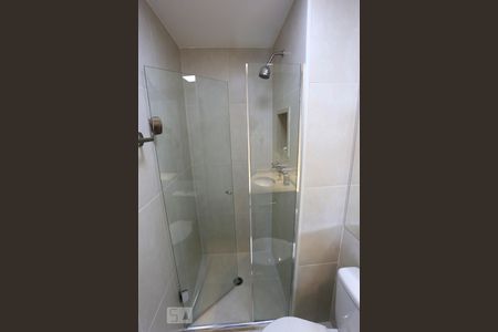 Apartamento à venda com 67m², 2 quartos e 2 vagasBanheiro do Corredor