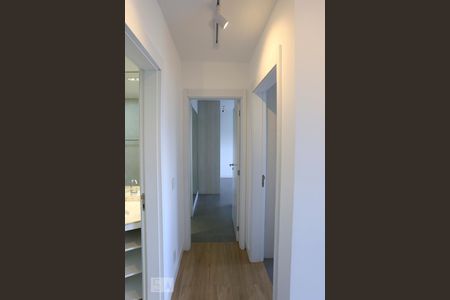 Apartamento à venda com 67m², 2 quartos e 2 vagasCorredor