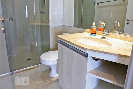 Apartamento à venda com 67m², 2 quartos e 2 vagasBanheiro do Corredor