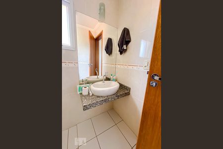 Casa de condomínio à venda com 97m², 2 quartos e 2 vagasBanheiro Quarto 01