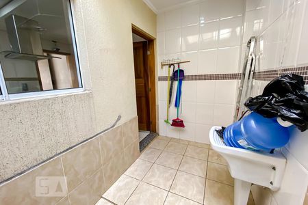 Casa de condomínio à venda com 97m², 2 quartos e 2 vagasLavanderia