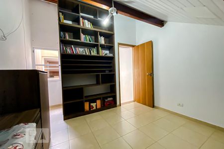 Casa de condomínio à venda com 97m², 2 quartos e 2 vagasSótão lado Direito