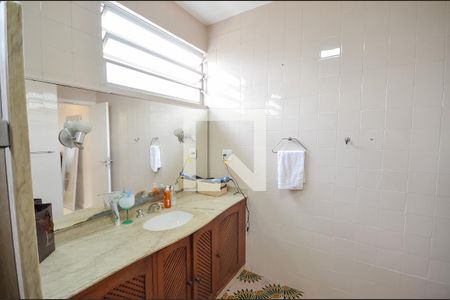 Apartamento à venda com 336m², 4 quartos e 2 vagasBanheiro da Suíte