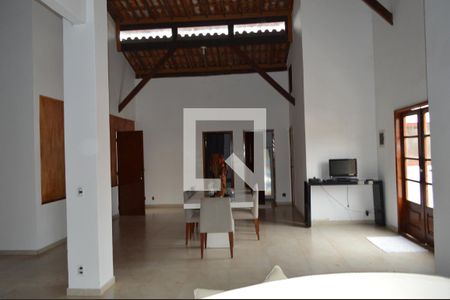 Casa para alugar com 650m², 6 quartos e 6 vagasSegundo andar - Sala