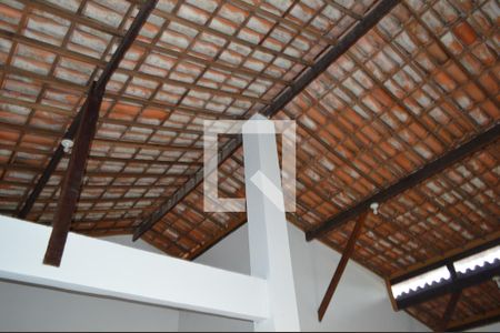 Casa para alugar com 650m², 6 quartos e 6 vagasSegundo andar - Sala - Teto catedral