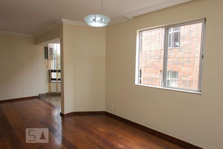 Sala de apartamento para alugar com 3 quartos, 85m² em Buritis, Belo Horizonte