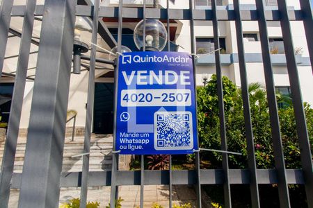 Apartamento à venda com 136m², 3 quartos e 2 vagas Apartamento à venda com 136m², 3 quartos e 2 vagasPlaca