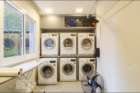 Studio para alugar com 30m², 1 quarto e 1 vaga Studio para alugar com 30m², 1 quarto e 1 vagaLavanderia