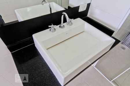 Apartamento à venda com 80m², 2 quartos e 1 vagaBanheiro da Suíte