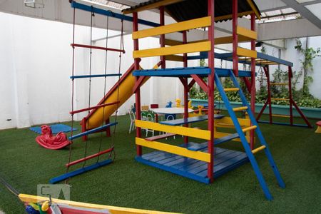 Apartamento à venda com 45m², 2 quartos e 1 vaga Apartamento à venda com 45m², 2 quartos e 1 vagaÁrea Comum - Playground