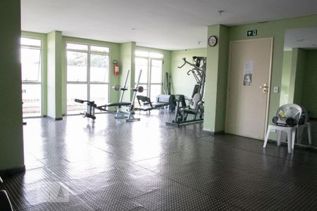 Apartamento à venda com 45m², 2 quartos e 1 vaga Apartamento à venda com 45m², 2 quartos e 1 vagaÁrea comum - Academia