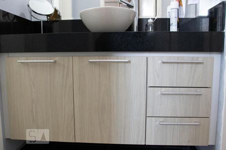 Apartamento à venda com 45m², 2 quartos e 1 vaga Apartamento à venda com 45m², 2 quartos e 1 vagaBanheiro - Armário