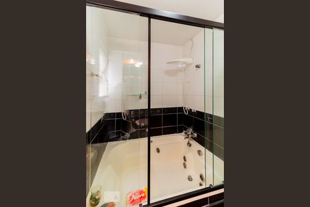 Apartamento à venda com 130m², 3 quartos e 2 vagasSuíte - Banheiro