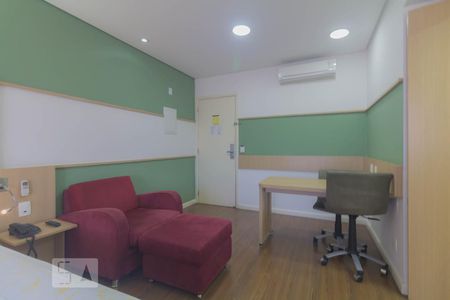 Sala/Quarto de kitnet/studio à venda com 1 quarto, 28m² em Chácara Santo Antônio (zona Sul), São Paulo