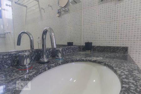 Banheiro de kitnet/studio à venda com 1 quarto, 28m² em Chácara Santo Antônio (zona Sul), São Paulo