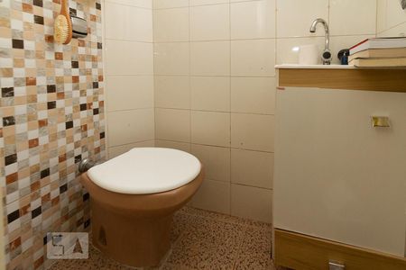 Apartamento à venda com 197m², 4 quartos e 3 vagas Apartamento à venda com 197m², 4 quartos e 3 vagasQuarto de Serviço