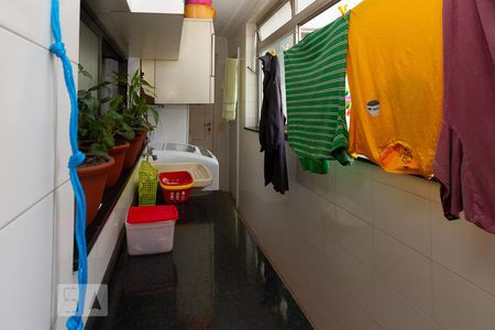 Apartamento à venda com 197m², 4 quartos e 3 vagas Apartamento à venda com 197m², 4 quartos e 3 vagasÁrea de Serviço