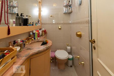 Apartamento à venda com 197m², 4 quartos e 3 vagas Apartamento à venda com 197m², 4 quartos e 3 vagasBanheiro