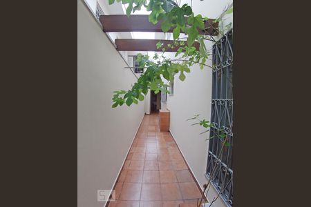 Casa à venda com 160m², 3 quartos e 2 vagasCorredor