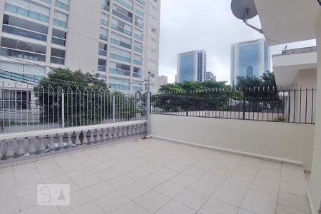 Casa à venda com 160m², 3 quartos e 2 vagasSuíte