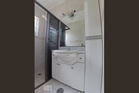 Casa à venda com 160m², 3 quartos e 2 vagasBanheiro