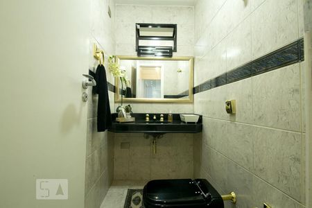 Casa à venda com 174m², 3 quartos e 3 vagas Casa à venda com 174m², 3 quartos e 3 vagasLavabo
