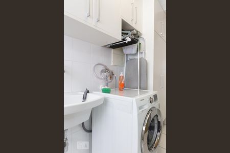 Apartamento à venda com 160m², 3 quartos e 2 vagas Apartamento à venda com 160m², 3 quartos e 2 vagasLavanderia