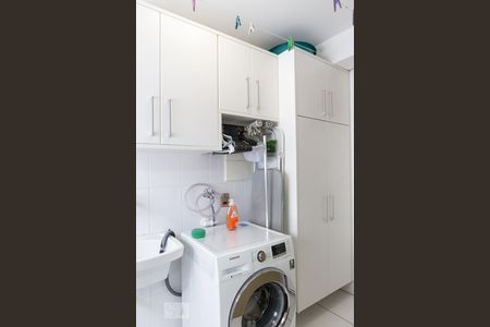 Apartamento à venda com 160m², 3 quartos e 2 vagas Apartamento à venda com 160m², 3 quartos e 2 vagasLavanderia