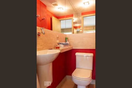 Apartamento à venda com 160m², 3 quartos e 2 vagas Apartamento à venda com 160m², 3 quartos e 2 vagasLavabo