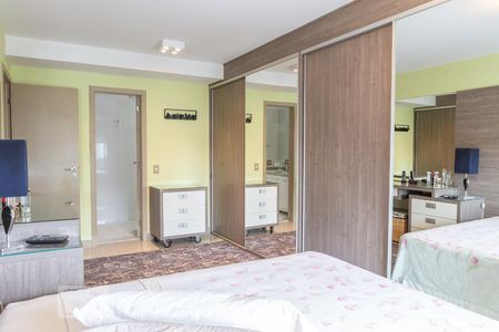 Apartamento à venda com 160m², 3 quartos e 2 vagas Apartamento à venda com 160m², 3 quartos e 2 vagasSuíte