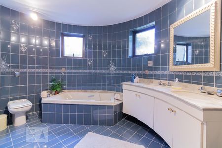 Apartamento à venda com 267m², 4 quartos e 3 vagas Apartamento à venda com 267m², 4 quartos e 3 vagasBanheiro Suíte 2