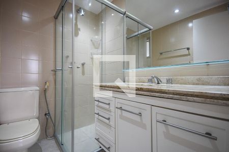 Apartamento para alugar com 250m², 3 quartos e 3 vagas Apartamento para alugar com 250m², 3 quartos e 3 vagasBanheiro suíte 1