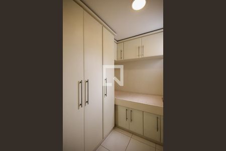Apartamento para alugar com 250m², 3 quartos e 3 vagas Apartamento para alugar com 250m², 3 quartos e 3 vagasQuarto de serviço