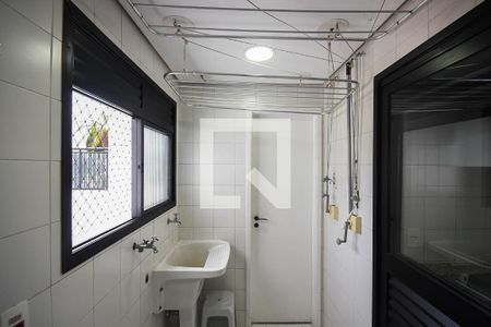 Apartamento para alugar com 250m², 3 quartos e 3 vagas Apartamento para alugar com 250m², 3 quartos e 3 vagasÁrea de serviço