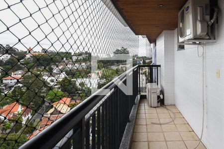 Apartamento para alugar com 250m², 3 quartos e 3 vagas Apartamento para alugar com 250m², 3 quartos e 3 vagasVaranda da suíte 3