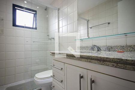 Apartamento para alugar com 250m², 3 quartos e 3 vagas Apartamento para alugar com 250m², 3 quartos e 3 vagasBanheiro suíte 2