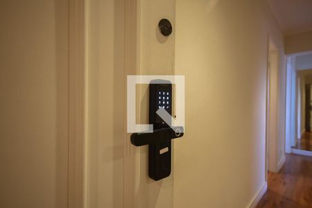 Apartamento para alugar com 250m², 3 quartos e 3 vagas Apartamento para alugar com 250m², 3 quartos e 3 vagasFechadura eletrônica