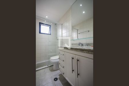 Apartamento para alugar com 250m², 3 quartos e 3 vagas Apartamento para alugar com 250m², 3 quartos e 3 vagasBanheiro suíte 2