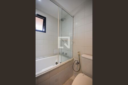 Apartamento para alugar com 250m², 3 quartos e 3 vagas Apartamento para alugar com 250m², 3 quartos e 3 vagasBanheiro suíte 3