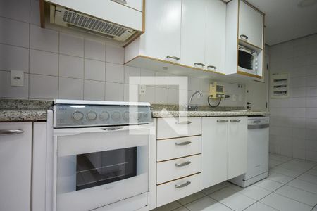 Apartamento para alugar com 250m², 3 quartos e 3 vagas Apartamento para alugar com 250m², 3 quartos e 3 vagasCozinha
