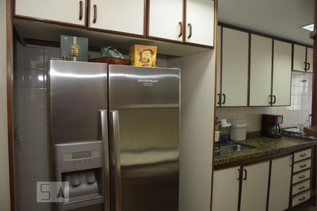 Apartamento à venda com 211m², 3 quartos e 2 vagasCozinha