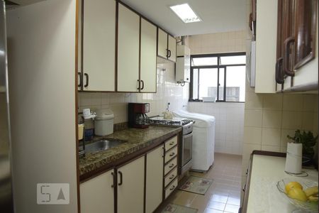 Apartamento à venda com 211m², 3 quartos e 2 vagasCozinha