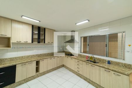 Casa à venda com 250m², 3 quartos e 5 vagas Casa à venda com 250m², 3 quartos e 5 vagasCozinha