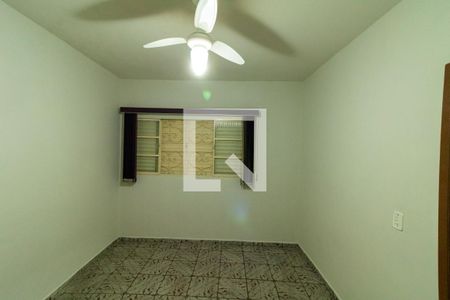 Casa à venda com 250m², 3 quartos e 5 vagas Casa à venda com 250m², 3 quartos e 5 vagasQuarto 2