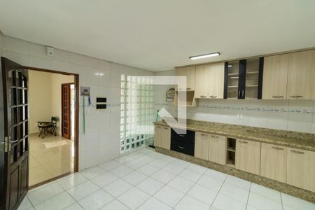 Casa à venda com 250m², 3 quartos e 5 vagas Casa à venda com 250m², 3 quartos e 5 vagasCozinha