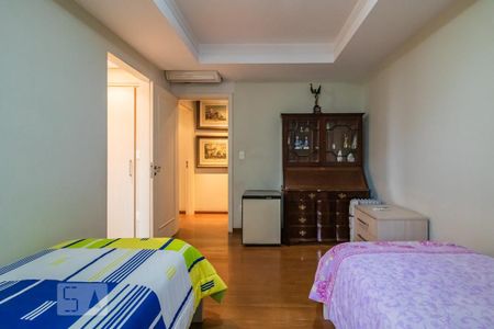 Apartamento à venda com 176m², 3 quartos e 3 vagas Apartamento à venda com 176m², 3 quartos e 3 vagasSuíte 2