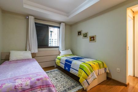 Apartamento à venda com 176m², 3 quartos e 3 vagas Apartamento à venda com 176m², 3 quartos e 3 vagasSuíte 2