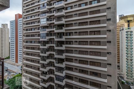 Apartamento à venda com 176m², 3 quartos e 3 vagas Apartamento à venda com 176m², 3 quartos e 3 vagasVista da Suíte 2