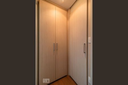 Apartamento à venda com 176m², 3 quartos e 3 vagas Apartamento à venda com 176m², 3 quartos e 3 vagasDetalhe da Suíte 2