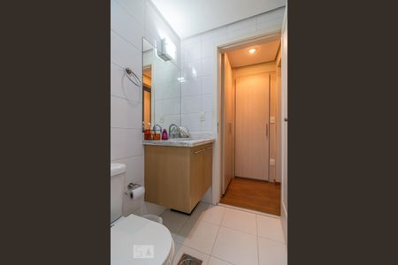 Apartamento à venda com 176m², 3 quartos e 3 vagas Apartamento à venda com 176m², 3 quartos e 3 vagasBanheiro da Suíte 2